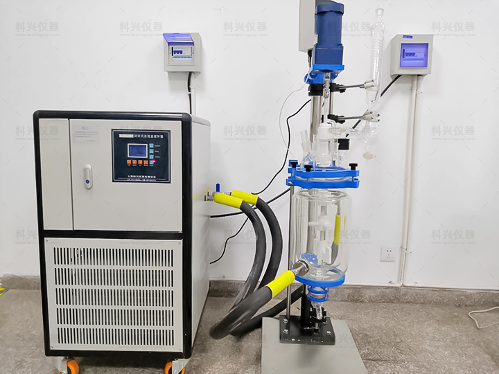 上?？婆d儀器與四川某大學合作現場